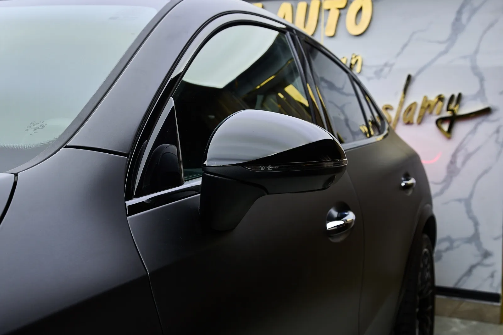 Mercedes Benz GLC Class 2025